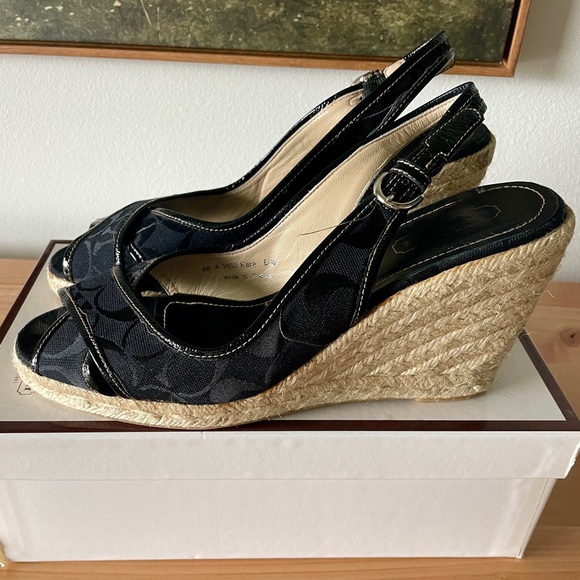 Coach Size 9 Kara Shoes - Picture 2 of 5